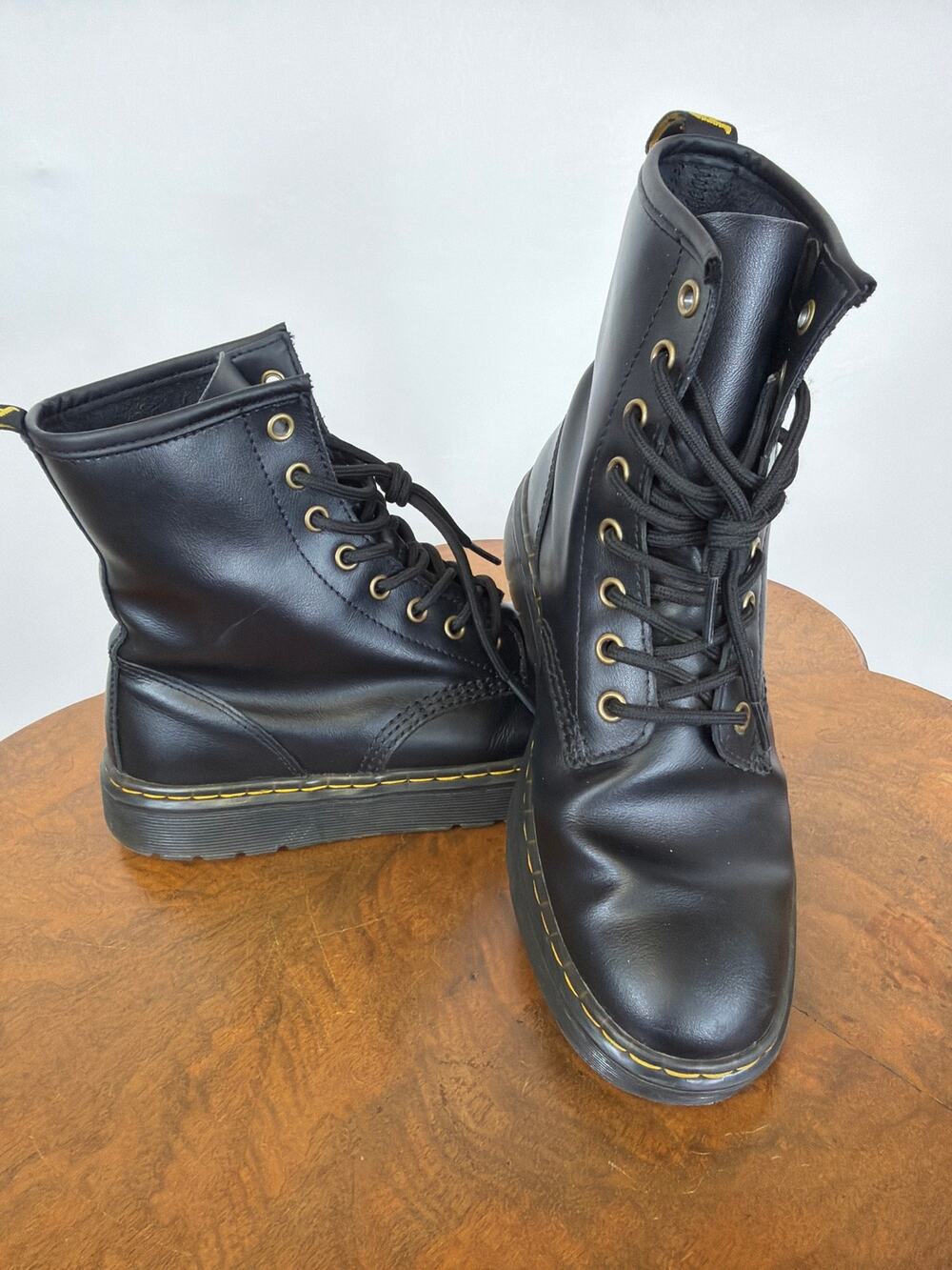 Dr. Martens Black 8-Eye Lace Up Leather Boots Men's 7 Women's 8